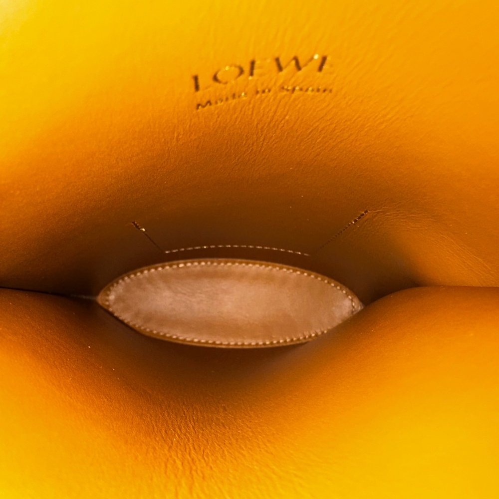 Loewe Pebble Dice pocket bag calfskin - Picture 6 of 9